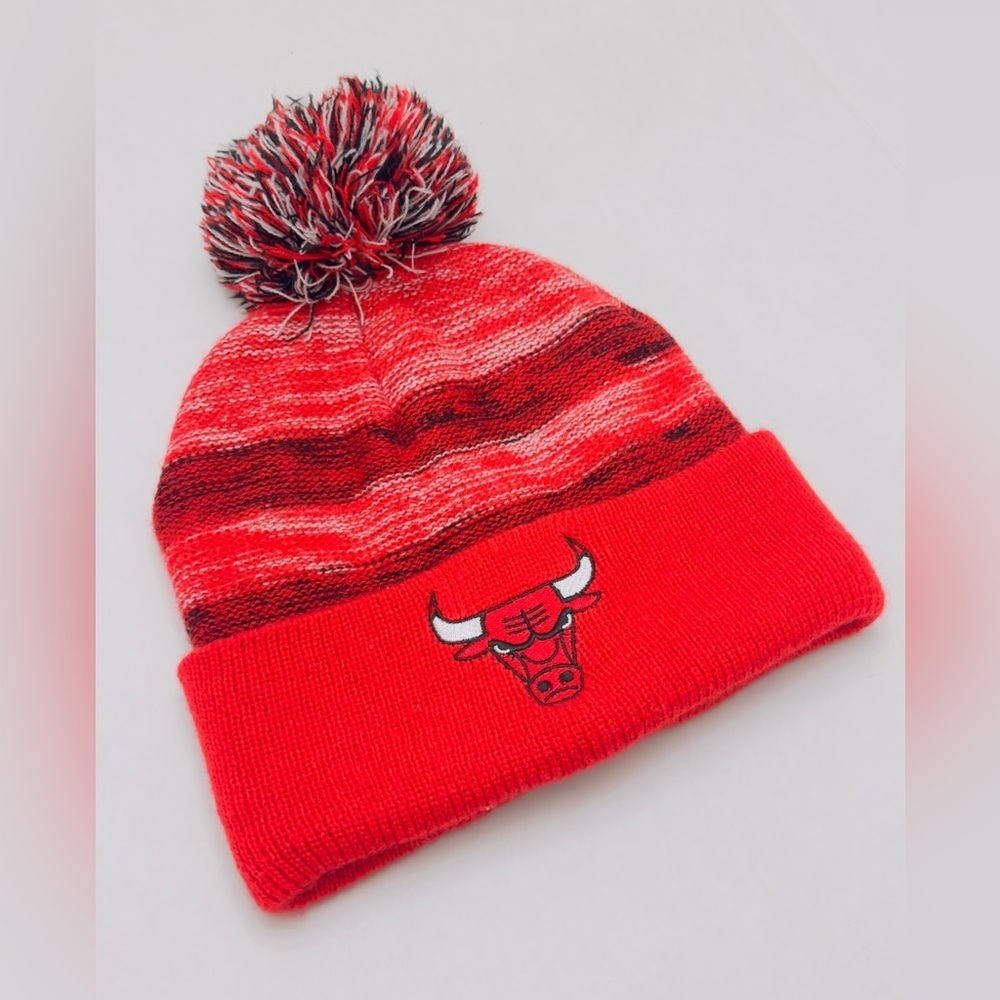 Chicago Bulls NBA Adult Biggest Fan Pom Knit Beanie Hat One Size - Picture 2 of 6